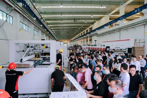 東方精工廿五載風(fēng)華正茂，十載上市再啟新程——工廠開(kāi)放日揭秘三款全新聯(lián)線產(chǎn)品，體驗(yàn)拓展共繪智造藍(lán)圖